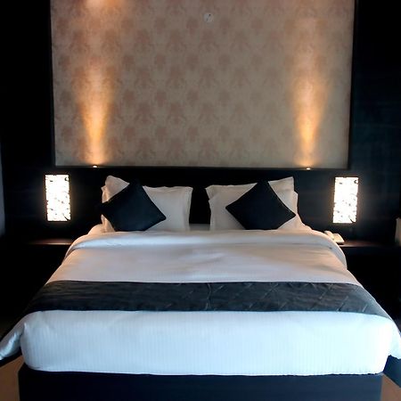 Hotel Grand Tizu Dimāpur エクステリア 写真