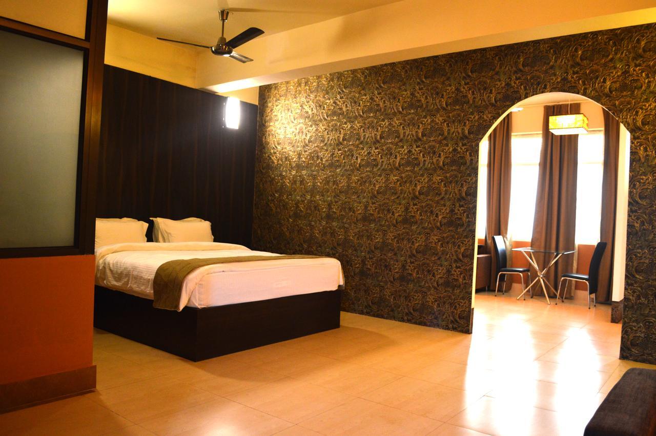 Hotel Grand Tizu Dimāpur エクステリア 写真