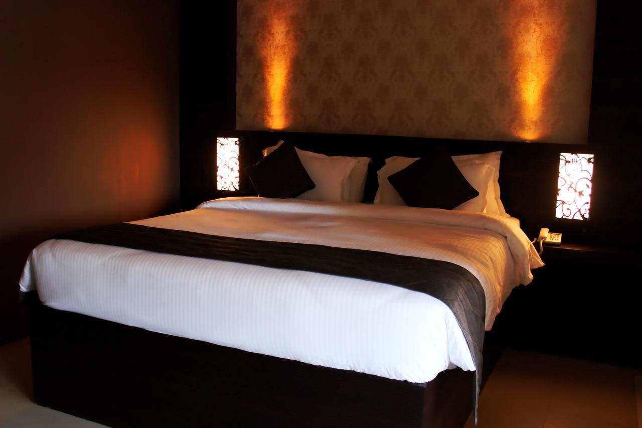 Hotel Grand Tizu Dimāpur エクステリア 写真