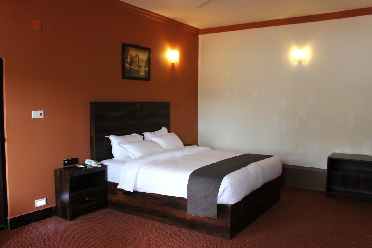 Hotel Grand Tizu Dimāpur エクステリア 写真