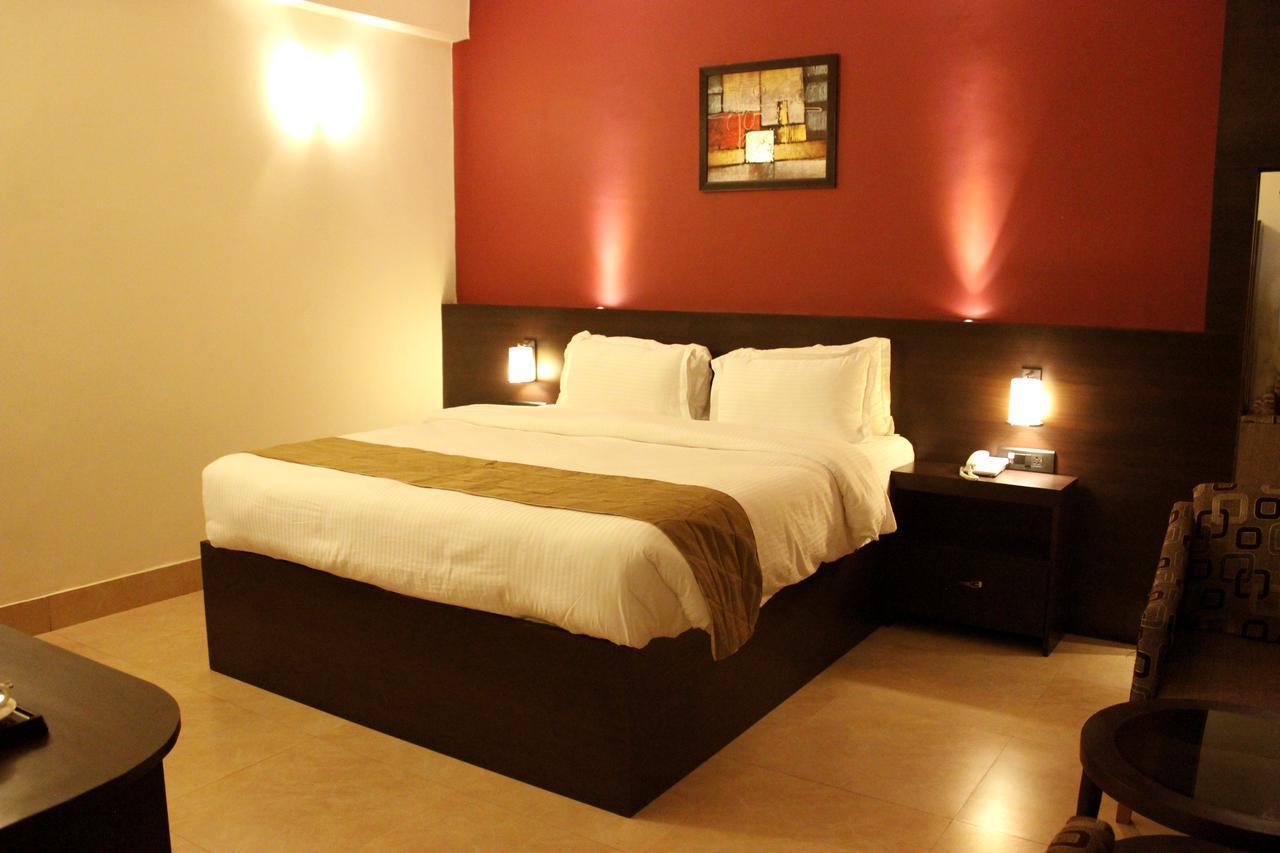 Hotel Grand Tizu Dimāpur エクステリア 写真