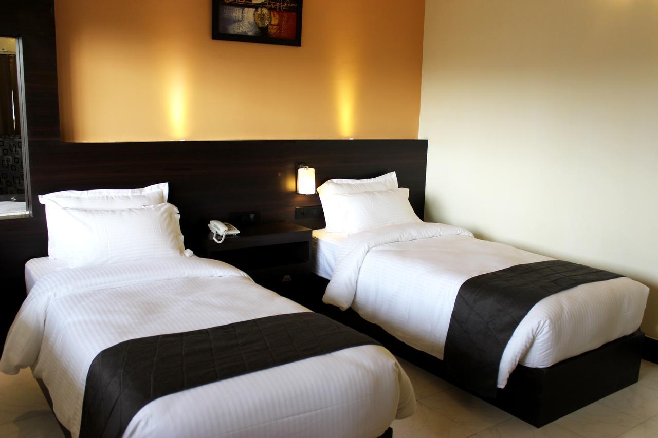 Hotel Grand Tizu Dimāpur エクステリア 写真